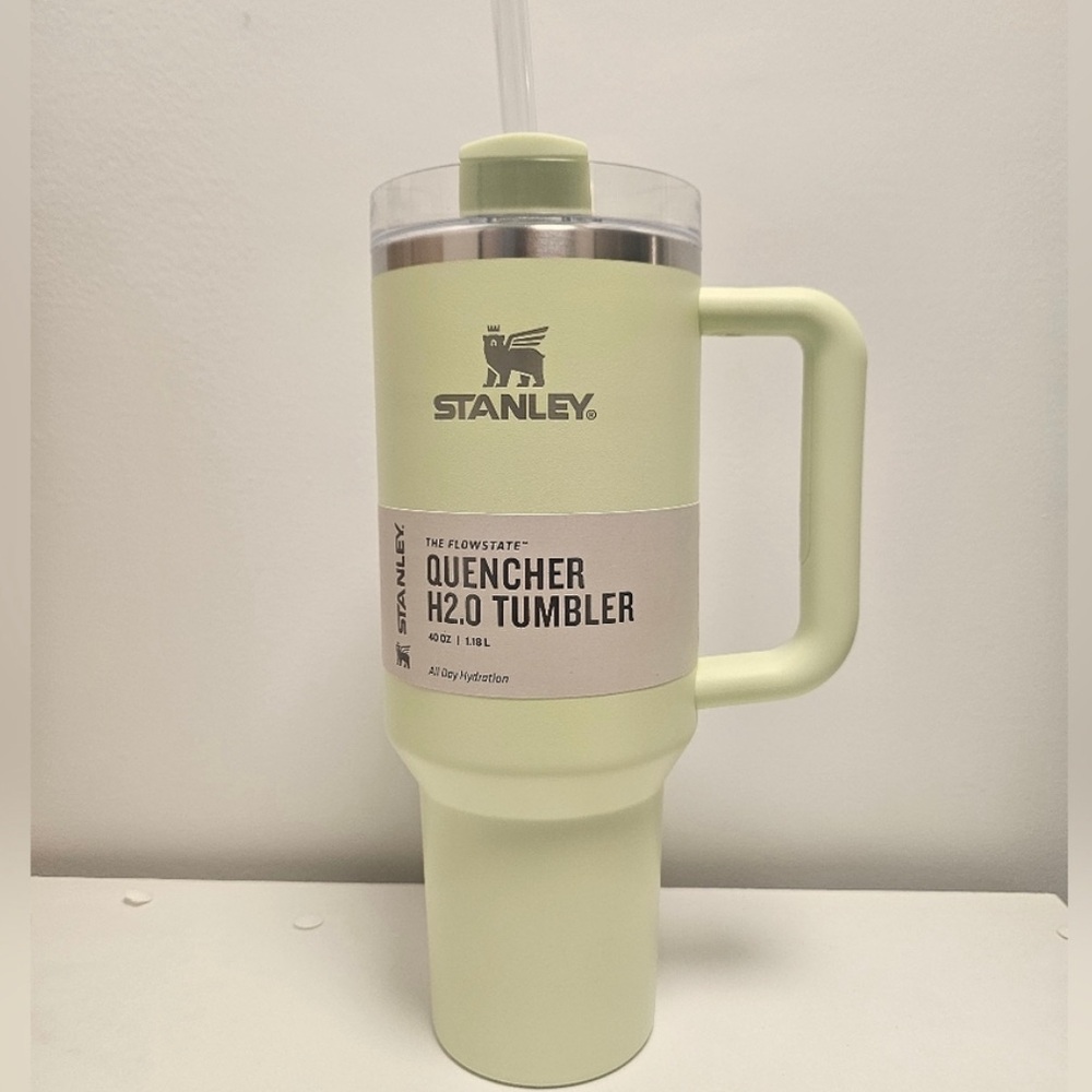 Stanley Quencher H2.0 40 oz Cup in Cream Color NWT LIMITED EDITION NIB